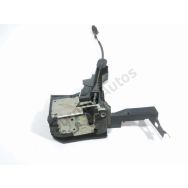 Serrure de porte avant droite