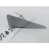 Repetiteur d'aile gauche