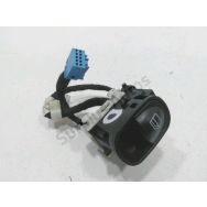 Commande leve-vitre avant droit