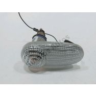 Repetiteur d'aile droit