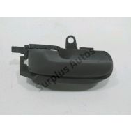 Poignee interieure porte avant gauche