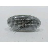 Repetiteur d'aile droit