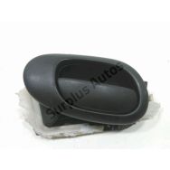 Poignee interieure porte avant gauche