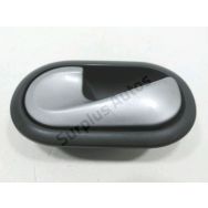 Poignee interieure porte avant gauche