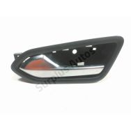 Poignee interieure porte avant gauche