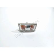 Repetiteur d'aile droit