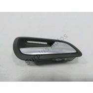 Poignee interieure porte avant droite