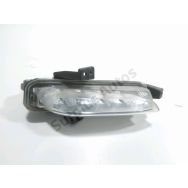 Feu diurne avant droit