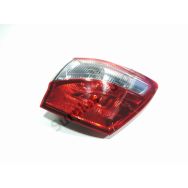 Feu arrière droit
