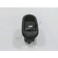 Commande leve-vitre avant droit