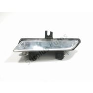 Feu diurne avant droit