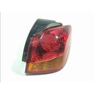 Feu arrière droit